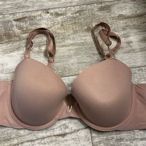 Nude VS bra